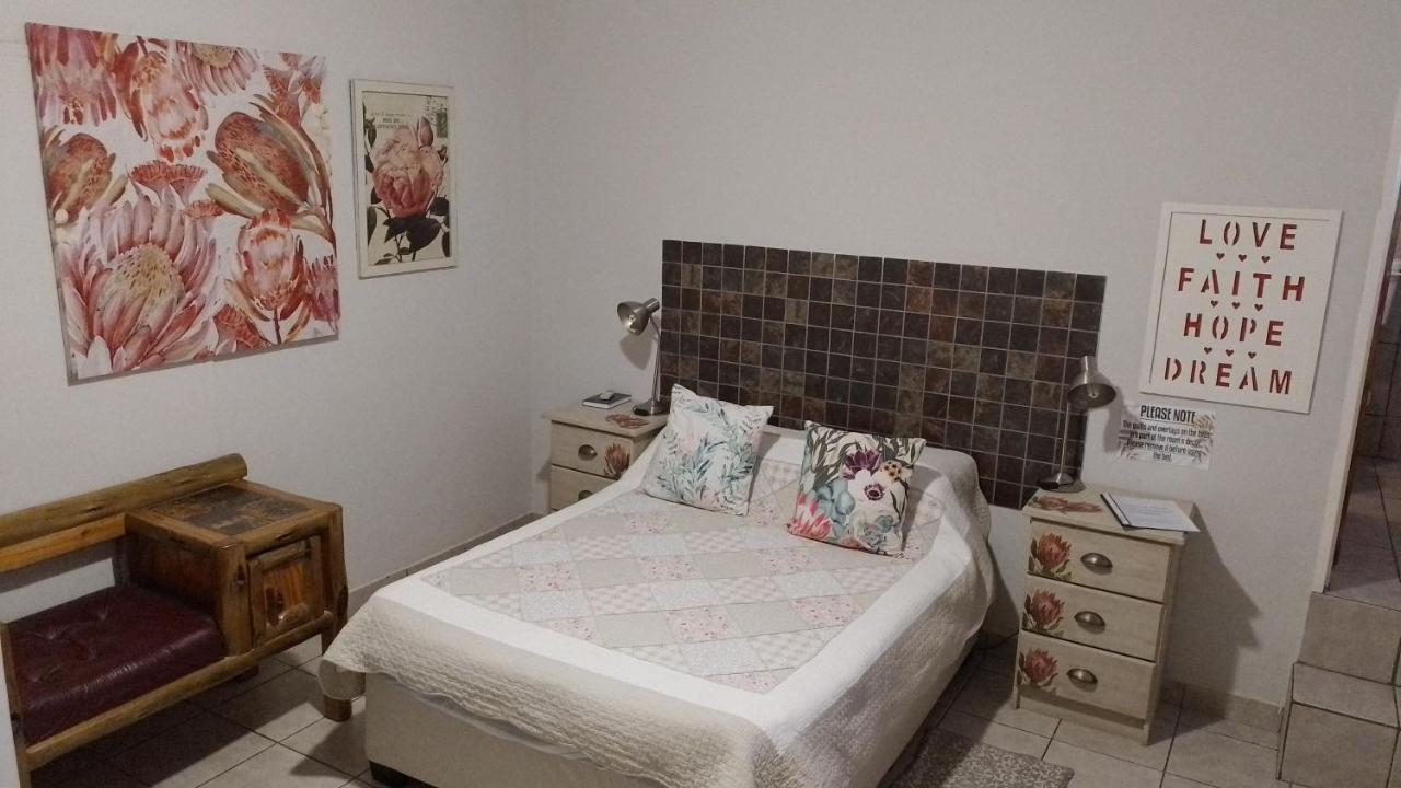 Larochelle Guesthouse Keetmanshoop Camera foto