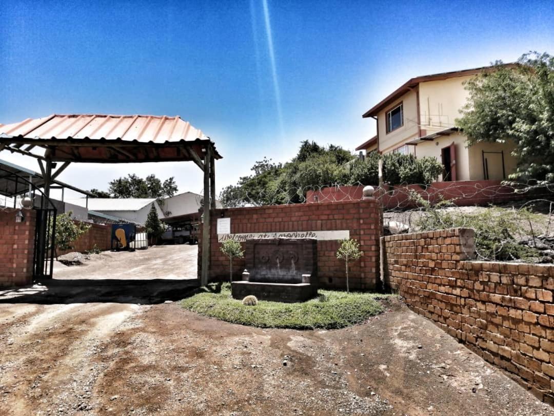 Larochelle Guesthouse Keetmanshoop Esterno foto