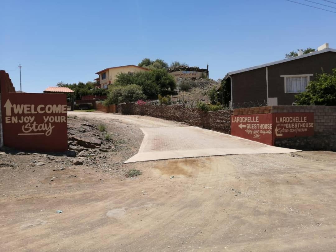 Larochelle Guesthouse Keetmanshoop Esterno foto