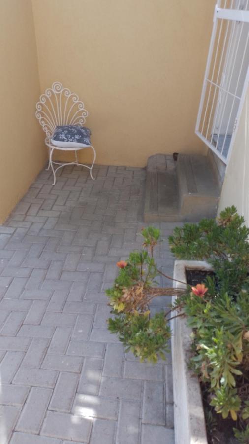 Larochelle Guesthouse Keetmanshoop Esterno foto