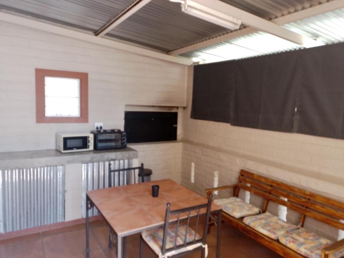 Larochelle Guesthouse Keetmanshoop Esterno foto