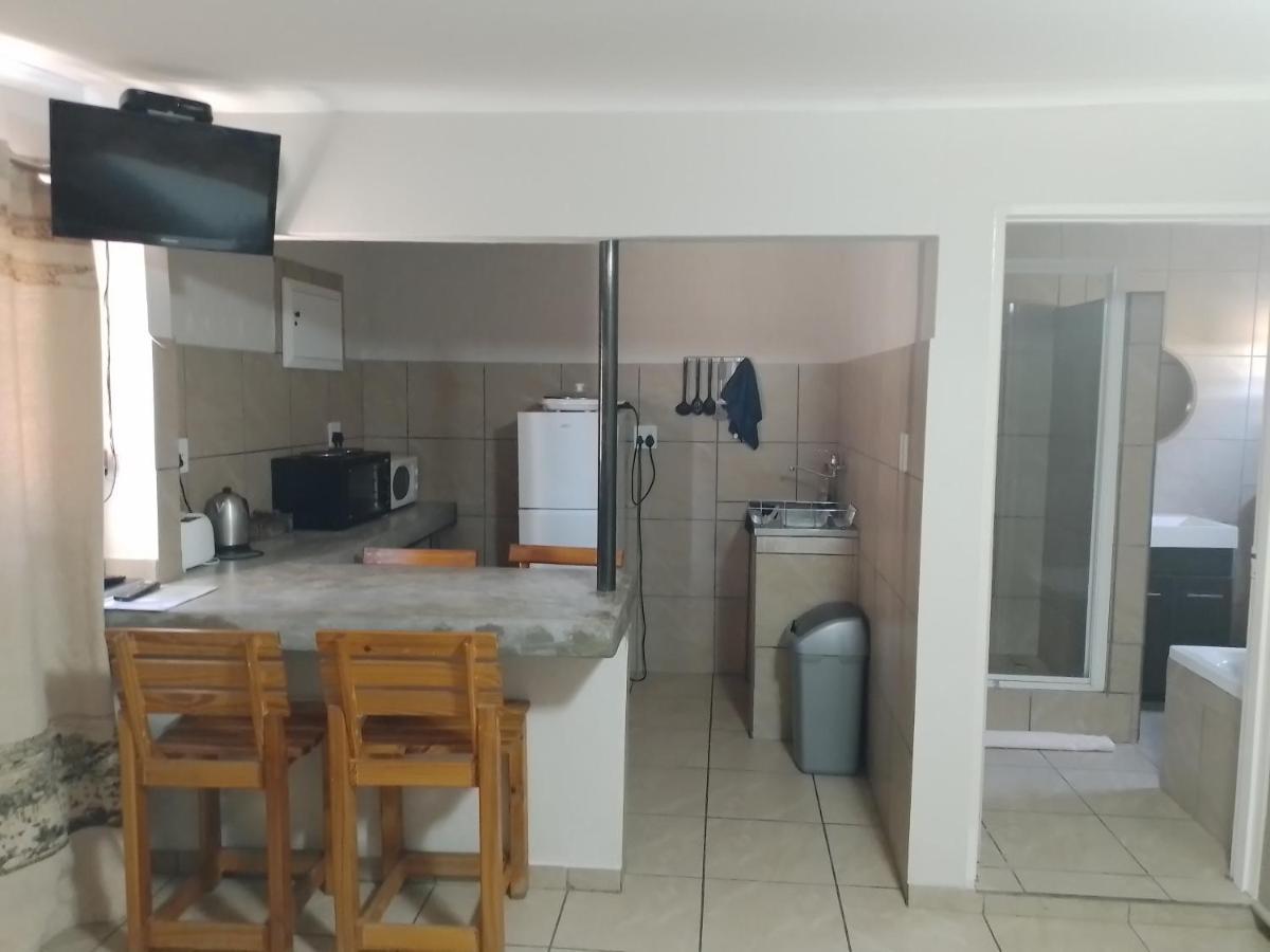 Larochelle Guesthouse Keetmanshoop Esterno foto