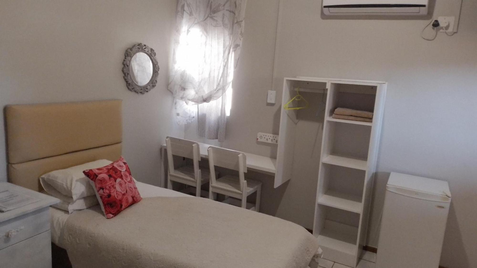 Larochelle Guesthouse Keetmanshoop Camera foto