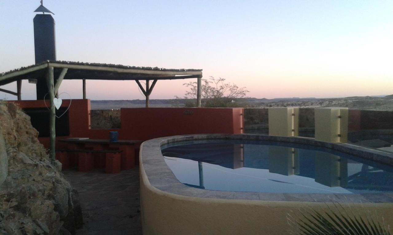 Larochelle Guesthouse Keetmanshoop Esterno foto