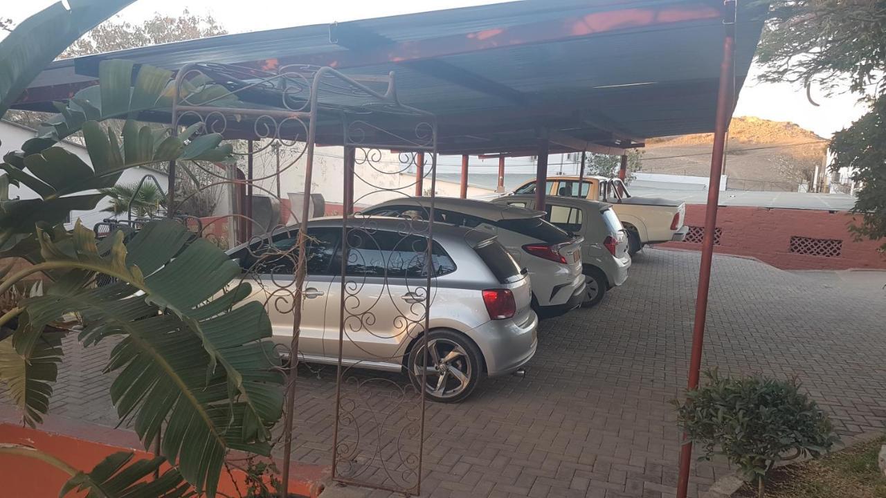 Larochelle Guesthouse Keetmanshoop Esterno foto